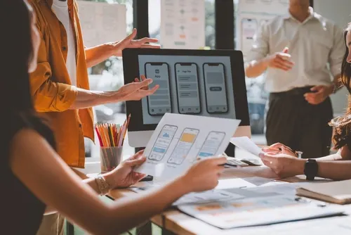 Tech & Design Enthusiasts